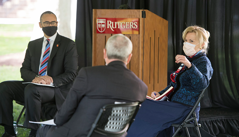 Deborah Birx meets with New Jersey Governor Phil Murphy and Rutgers President Jonathan Holloway outside Winants.