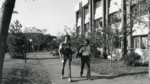 Students walking on Livingston Campus