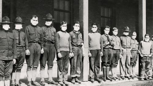 Medical workers and soldiers during the 1918 pandemic