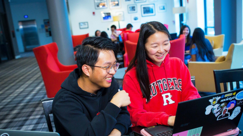 Shanrui Yu (SAS '22) and Jaqueline Sun (SAS '21) work together in the Druskin lounge of Honors College
