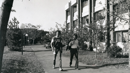 Students walking on Livingston Campus
