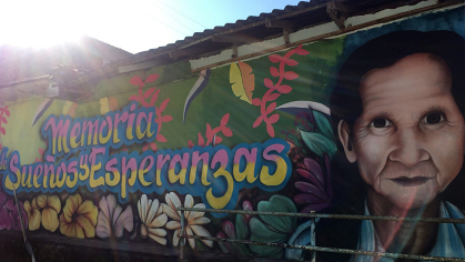 A mural that reads “Memory of dreams and hopes” in San Carlos. Photo: Diana García