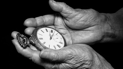 old hands cradle watch