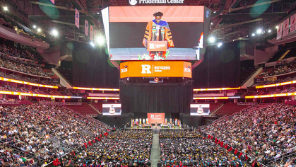 Jeff Robinson addressing Rutgers Newark commemcement 