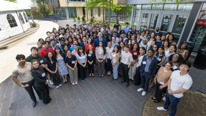 Students with president Holloway 