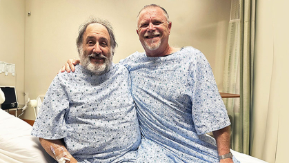 Art Wolfe, pictured above at right, who donated a kidney to fellow alumnus and friend Chris Zeliff,