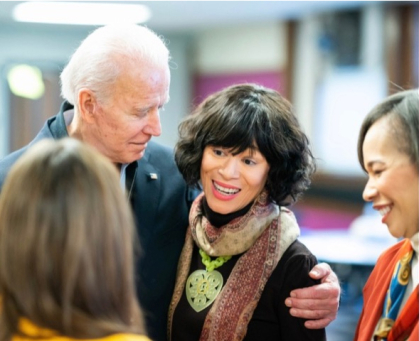 Marla Blunt-Carter with her sister, Lisa Blunt Rochester and Joe Biden