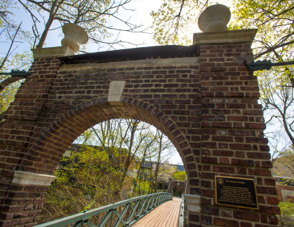 Kissing Bridge