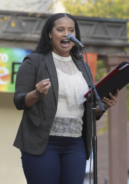 Alumna Alyea Pierce reads her poem “Scarlet and Black: Today’s Gift.”