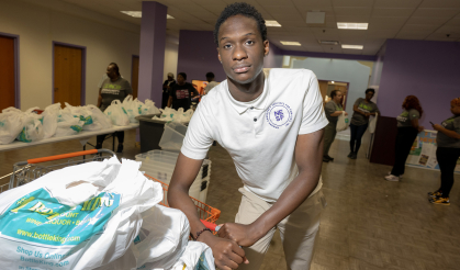 Treyvon Watson (NSAS ’27) is an SSSI intern this summer at Newark Emergency Assistance