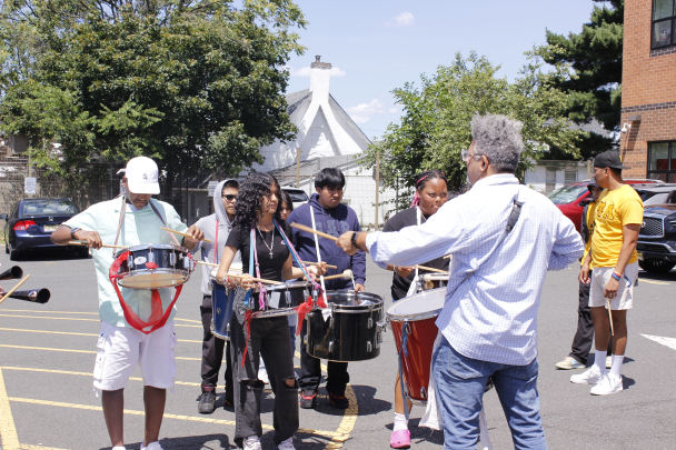 Claudio Mir and students of the AMARD&V program playing instruments